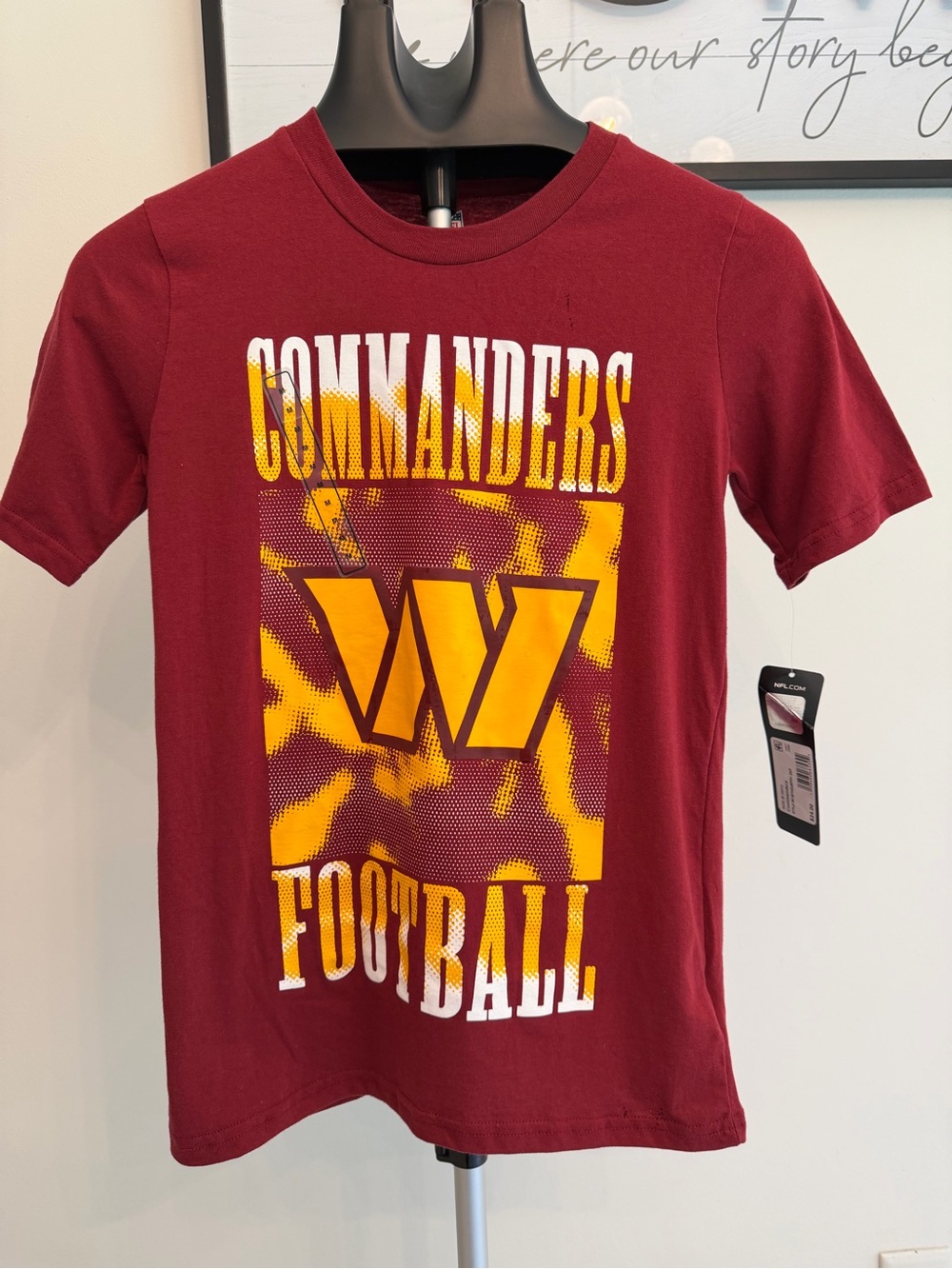 NWT Washington Commanders Youth Short-Sleeve t-shirt Size Medium 10/12